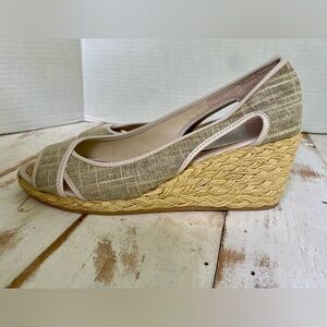 Donald J. Pliner Coraa Linen Espadrille Wedge Sandals sz 6.5 peep toe summer EUC